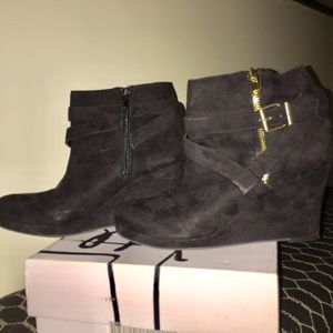 NWOT Dolce Vita black suede wedge booties